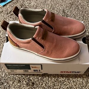 Pink/Brown XtraTuf Women’s Sharkbyte Canvas Explorer Grade Deck Shoe Women’s 6.5